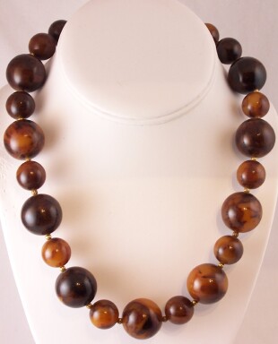 BN46 chocolate sundae bakelite bead necklace